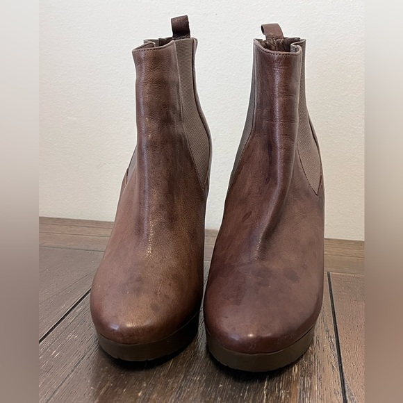 Jimmy Choo Britannia Chelsea Wedge Booties Boots size 39 Women’s US size 9 - Picture 2 of 9